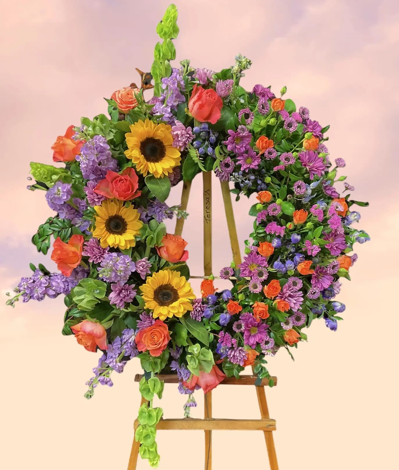 SUNLIT MEMORIES STANDING WREATH