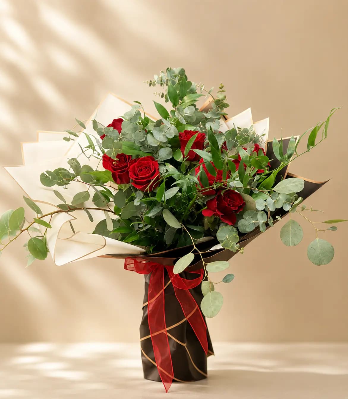One Dozen Whispering Red Rose Buchon