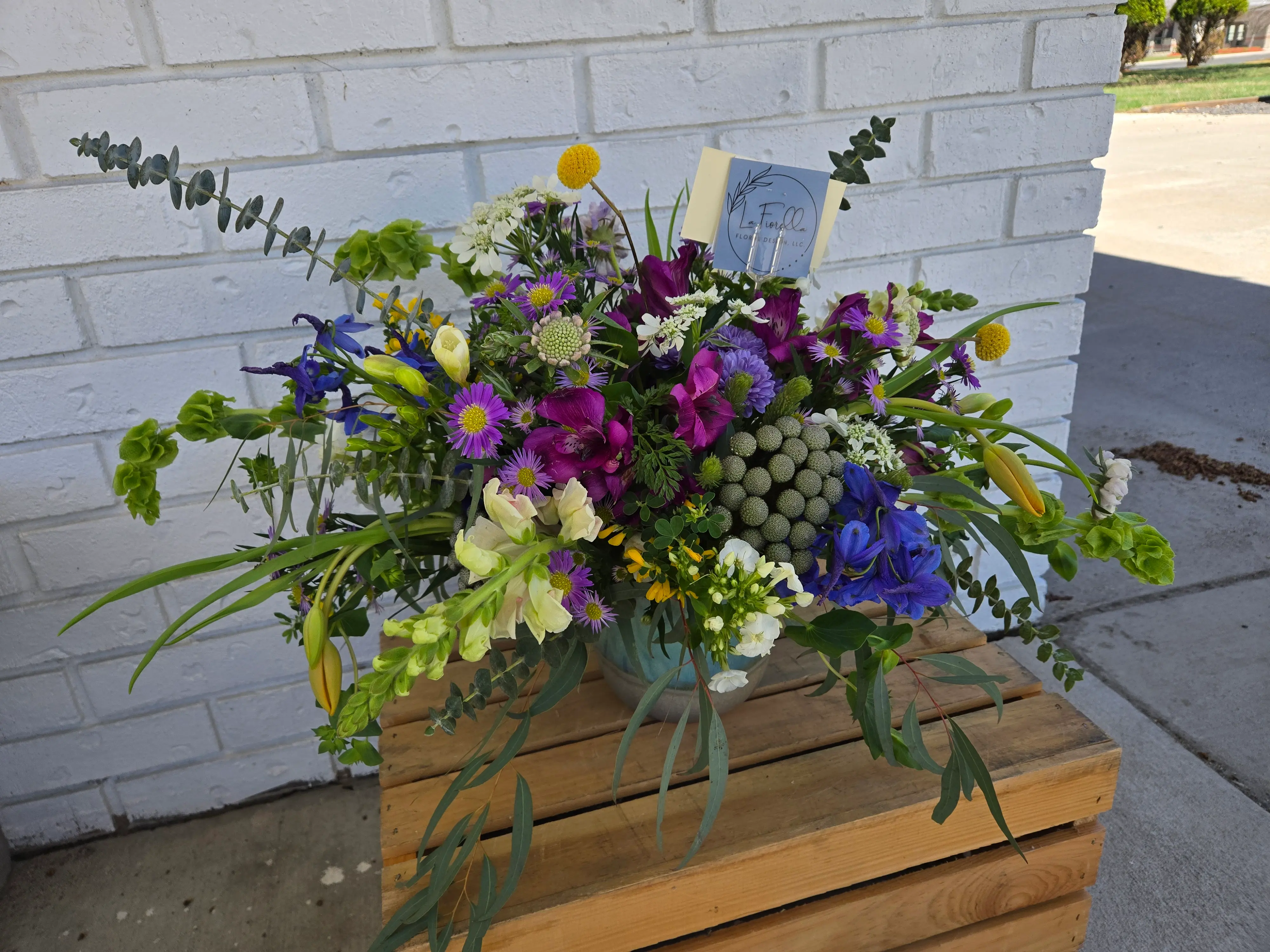 Wildflower Luxe Centerpiece | Premium Seasonal Arrangement by La Fiorella Floral Design – photo 3